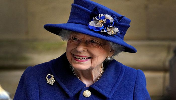 Queen Elizabeth Pulls Out of Commonwealth Service   