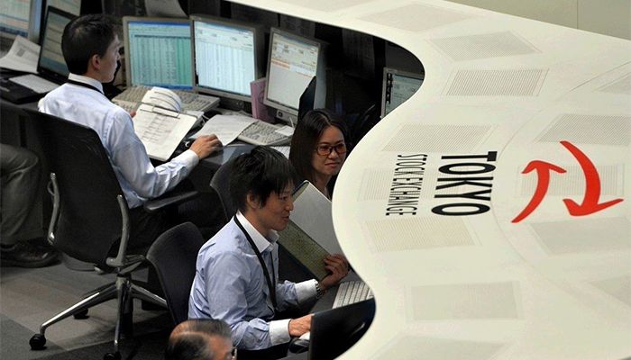Tokyo Stocks Open Lower after the US Falls