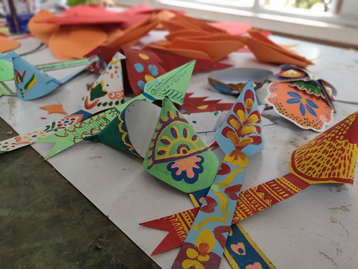 There will be 40-50 small motif masks for the organizers.
