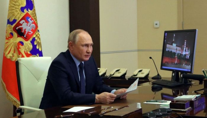 Putin Honours Brigade Accused by Ukraine of 'War Crimes'