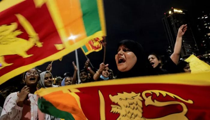 Protestors shout slogans against Sri Lankan President Gotabaya Rajapaksa near the Presidential Secretariat, amid the country's economic crisis in Colombo, Sri Lanka on April 11 2022 || Reuters: Collected  