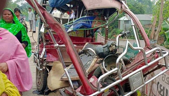 Tangail Road Crash Leaves Two Dead     