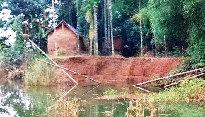 Riverbank Erosion Leaves Jaintapur Residents on Edge