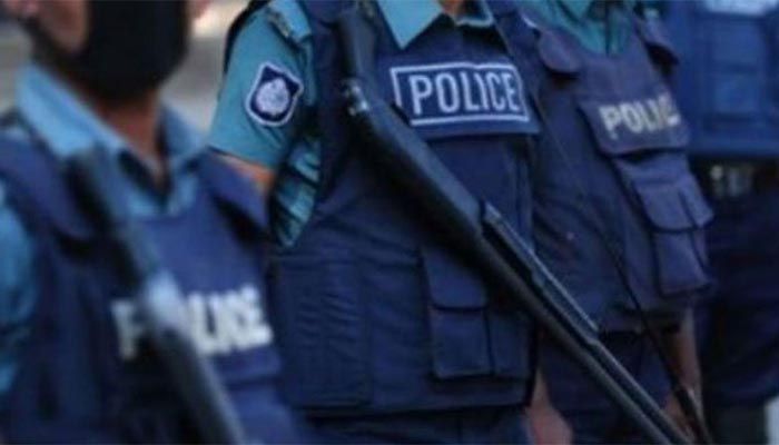 Law Enforcers Beef Up Security in Dhaka Ahead of Eid