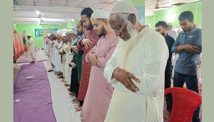 Eid-ul-Fitr Being Celebrated in Several Districts