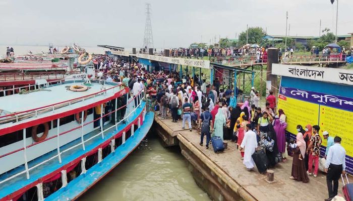 Pressure of Homebound People at Shimulia Ghat
