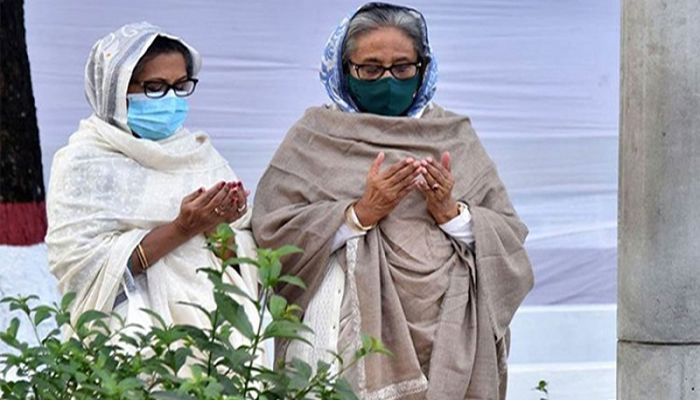 Prime Minister Sheikh Hasina along with her younger sister Sheikh Rehana || Photo: Collected 