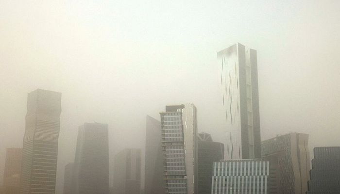 Sandstorm Blankets Saudi Capital in Grey Haze