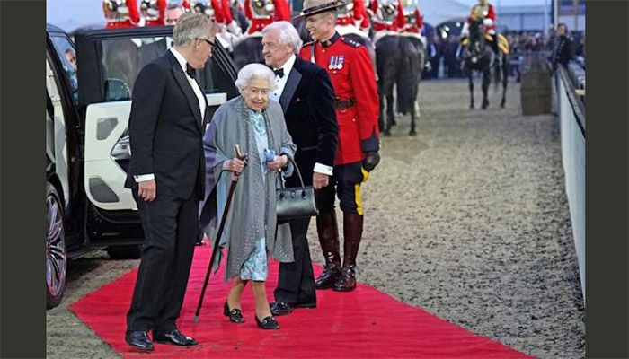 Queen Elizabeth II Attends Jubilee Celebration after Health Concerns