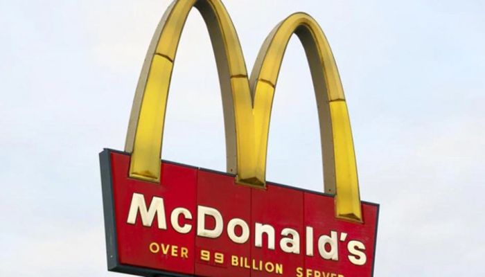 McDonald’s is facing a major backlash from Twitterati over whether the fast food company serves jhatka or halal meat to its customers. 