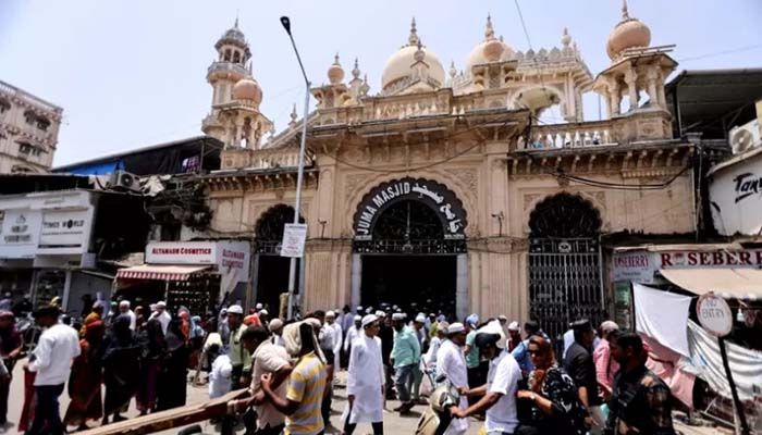 Mumbai Mosques Turn Volume Down after Hindu's Demands  