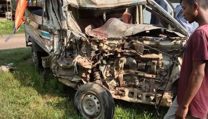 At least Five People Killed, Four Hurt in Sirajganj Road Accident