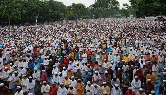 Country’s Largest Eid Congregation Held at Sholakia  