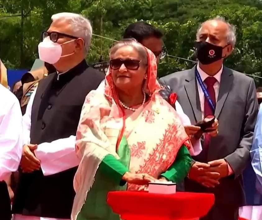 Prime Minister Sheikh Hasina today unveiled the inauguration plaque of Padma Bridge at 11:58 am at Mawa Point.