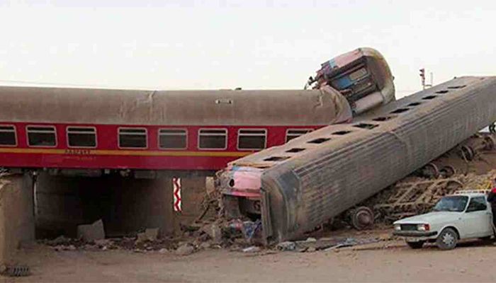 Train Derailment in East Iran Kills 17, Injures 50