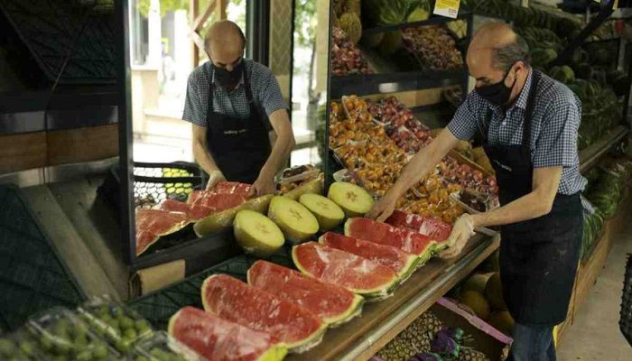 Annual inflation in Turkey hit 73.5% in May, according to official data released by the Turkish Statistical Institute on Friday, as a cost-of-living crisis in the country deepens  || Photo: AP 