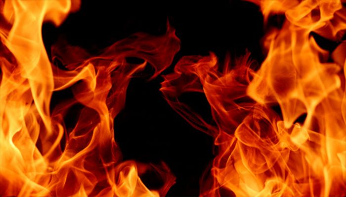 Four of a Family Burnt in City Fire   