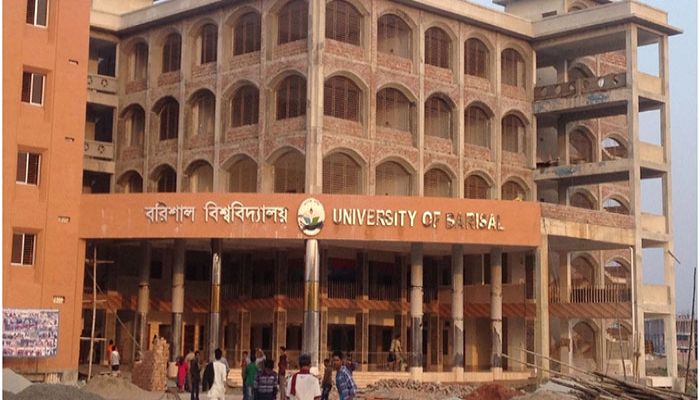 7 Injured in Clash between Rival BCL Factions at Barishal University    