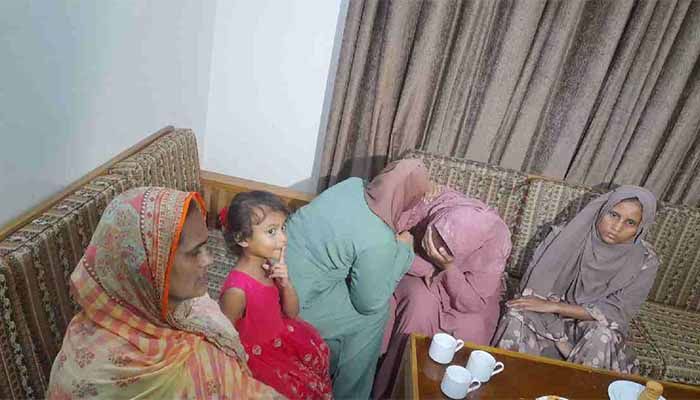 SUST Student Bulbul’s Mother Seeks Justice from PM