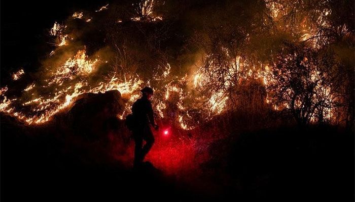 California Wildfire Grows As US Bakes in Record Heat 