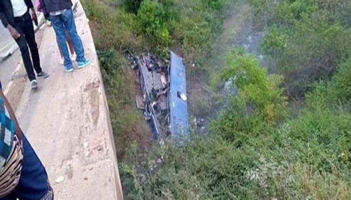 24 Killed after Bus Plunges Into River in Kenya  