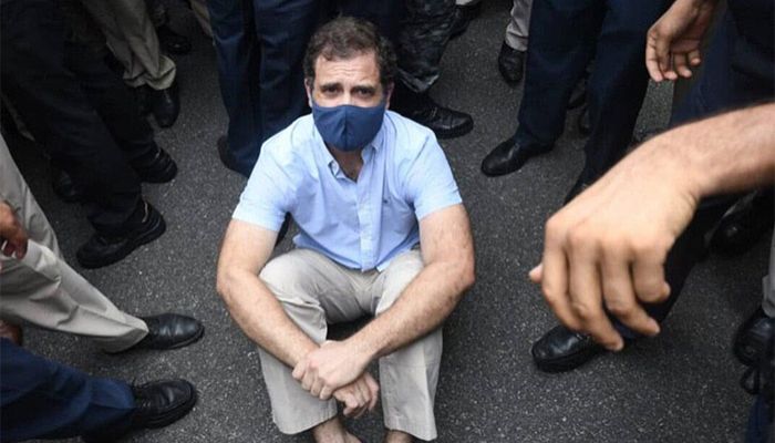 Rahul Gandhi Detained during Delhi Protest