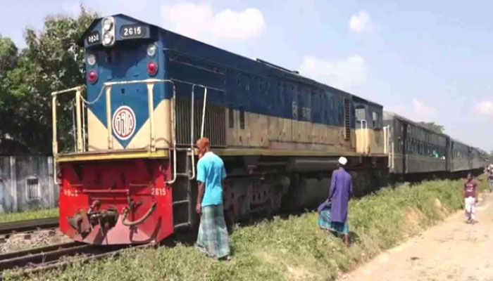 Rail Derailment Snaps Link between Dhaka And Northern Districts 