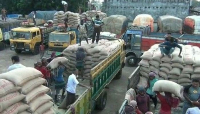 Rice Import through Benapole Land Port Resumes after 10 Months  