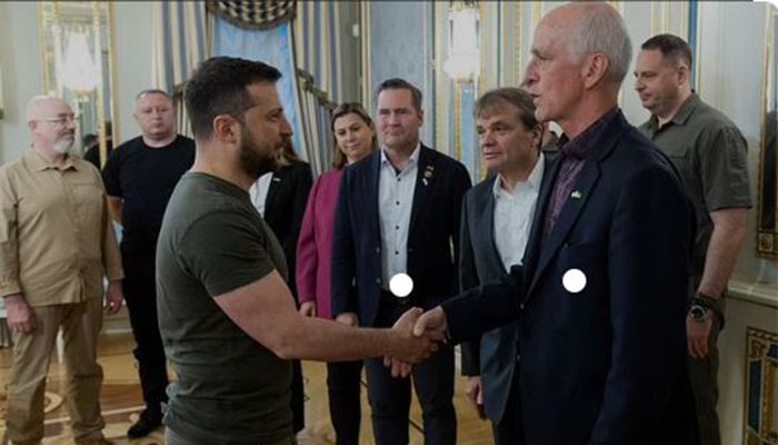 Ukraine's President Volodymyr Zelensky welcomes Rep Adam Smith, Chairman of the House Armed Services Committee, who leads US House of Representatives delegation, before their meeting amid Russia's attack on Ukraine, in Kyiv, Ukraine July 23, 2022 || Photo: Reuters