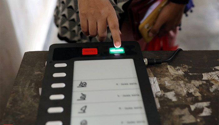 EC to Use EVM in 150 Seats in Next General Polls 