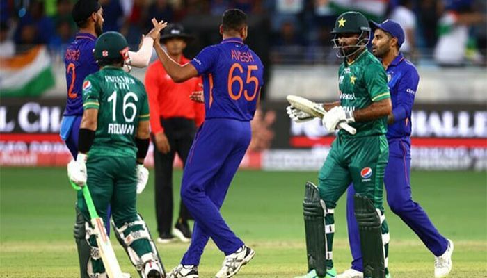 Pakistan’s susceptibility against bouncy deliveries was superbly exploited by India in their Asia Cup 2022 match on Sunday || Photo: Collected 