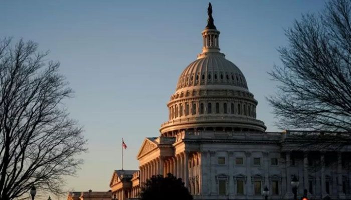 Senate Democrats Battle to Pass $430b Climate, Drug Bill  