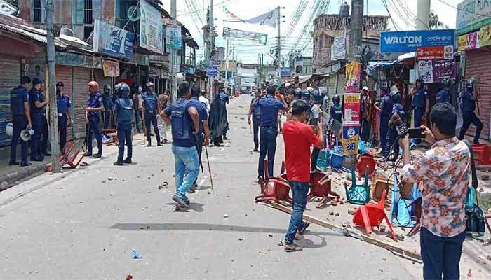 Around 400 Sued over BNP Men-Police Clash in Bhola
