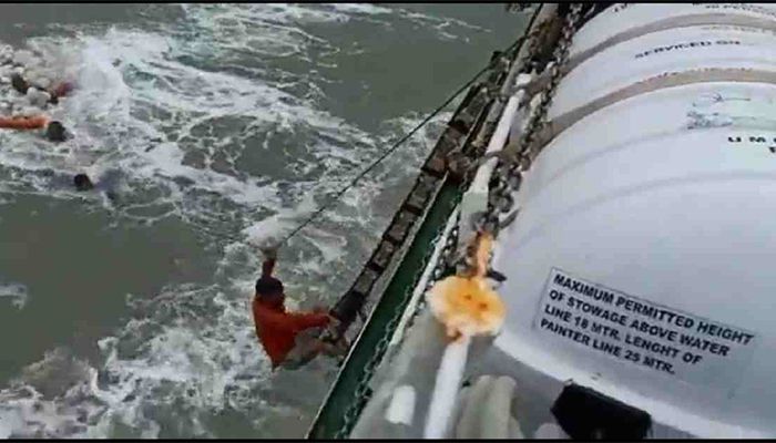 Indian Coast Guard Rescues 17 More Bangladeshi Fishermen from Bay