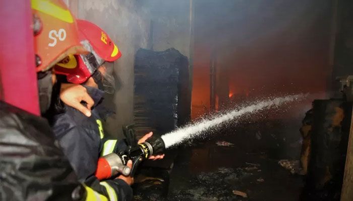 Fire Breaks Out at Jute Warehouse in N’ganj   