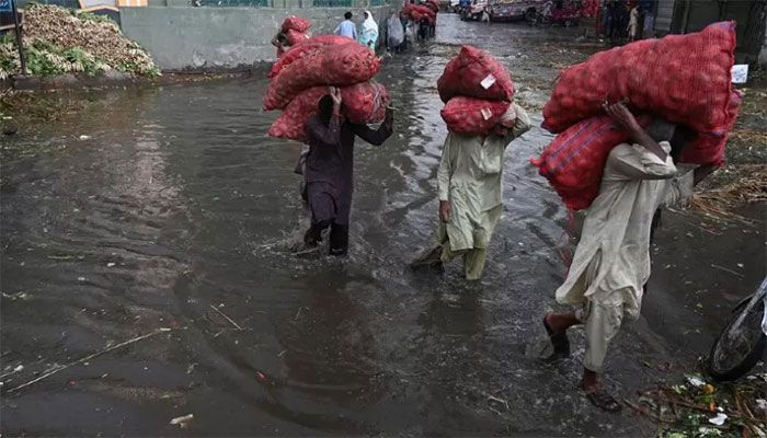 'Third' of Pakistan Under Water As Flood Aid Efforts Gather Pace 