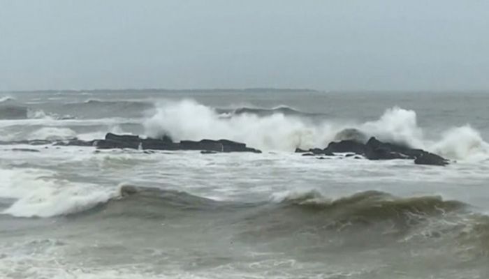 Fears of Tidal Waves Likely at Coastal Areas 
