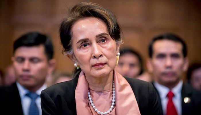 Suu Kyi, Australian Economist Get 3 Years
