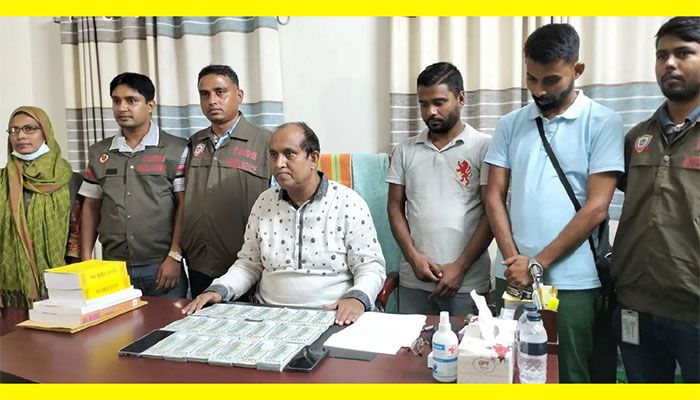 Two Held with 1.7 Lakh USD at Benapole Check-Post