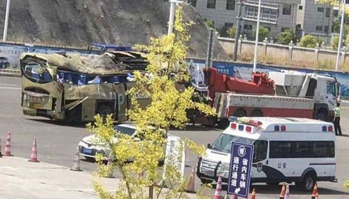 27 Dead As Bus for COVID-19 Quarantine in China Crashes 