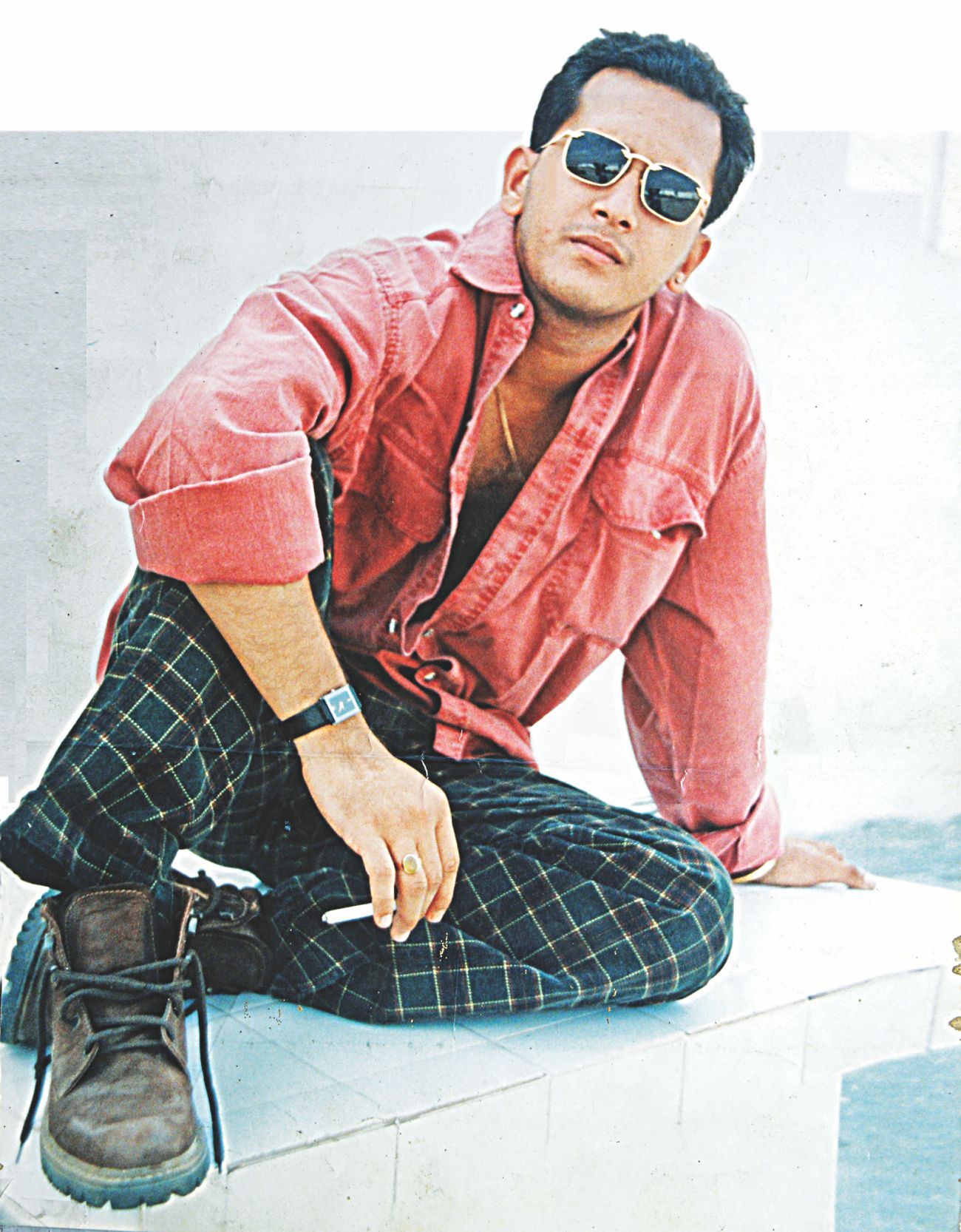 Born on September 19 in 1971 in Sylhet, Salman Shah started his career with the television serial  ‘Pathor Shomoy’. He made his debut in the film industry in 1993 with the movie ‘Keyamat Theke Keyamat’ with Moushumi at the age of 22. 