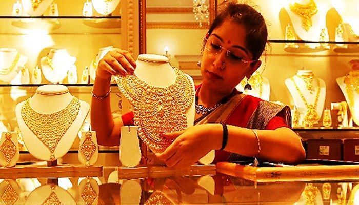 Gold Prices Drop in Local Market