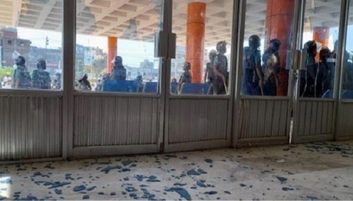 BNP-Jamaat Activists Attack Khulna Railway Station: AL