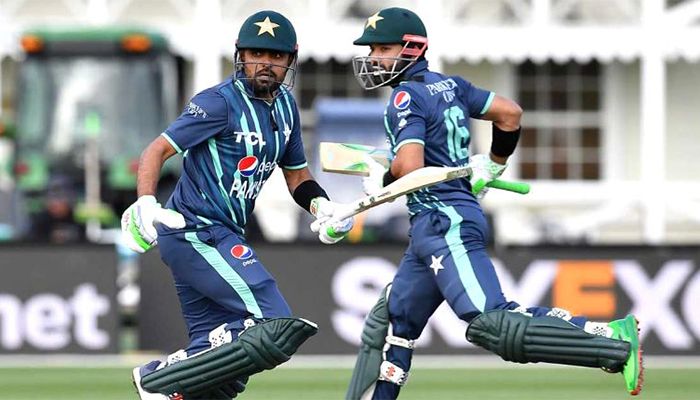 Pakistan Beat Bangladesh by 7 Wickets