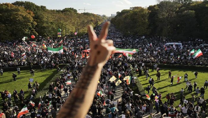 Iran Protests: Solidarity Rallies Held in US, Europe Showing International Supp