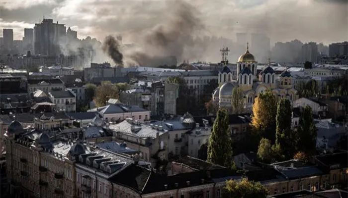 Around 140 residential buildings in Kyiv have been hit since October 7 || Photo: Collected 