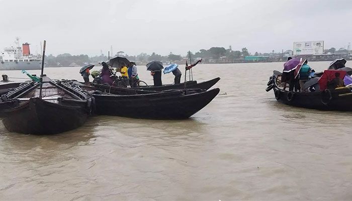 Fisherman Goes Missing As Trawler Capsizes at Mongla Port, 21 Rescued  