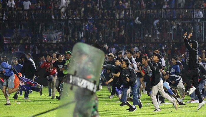 129 Dead in Indonesian Soccer Match Stampede 