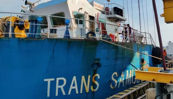 Vessel Departs from Ctg Port Carrying Indian Transit Containers 