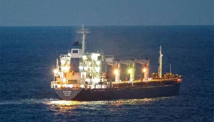 The Sierra Leone-flagged cargo ship Razoni, carrying Ukrainian grain, is seen in the Black Sea off Kilyos, near Istanbul, Turkey August 2, 2022. || Reuters Photo: Collected  